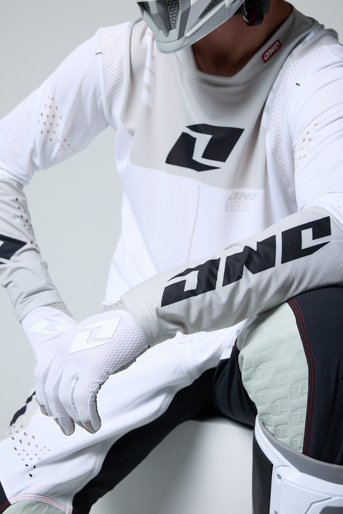 公式ユニフォーム一式ホワイト X-197 Jersey - WHITEOUT – ONE Industries