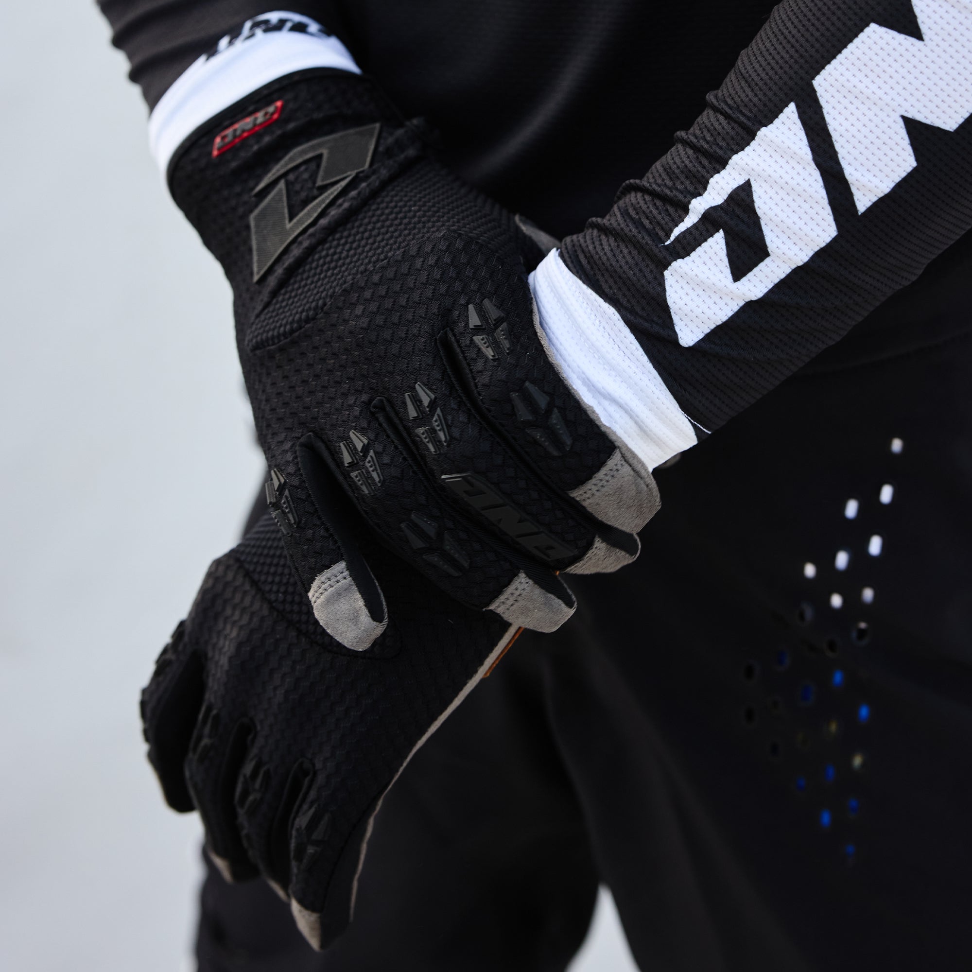 X-197 Glove - CORE BLACK – ONE Industries