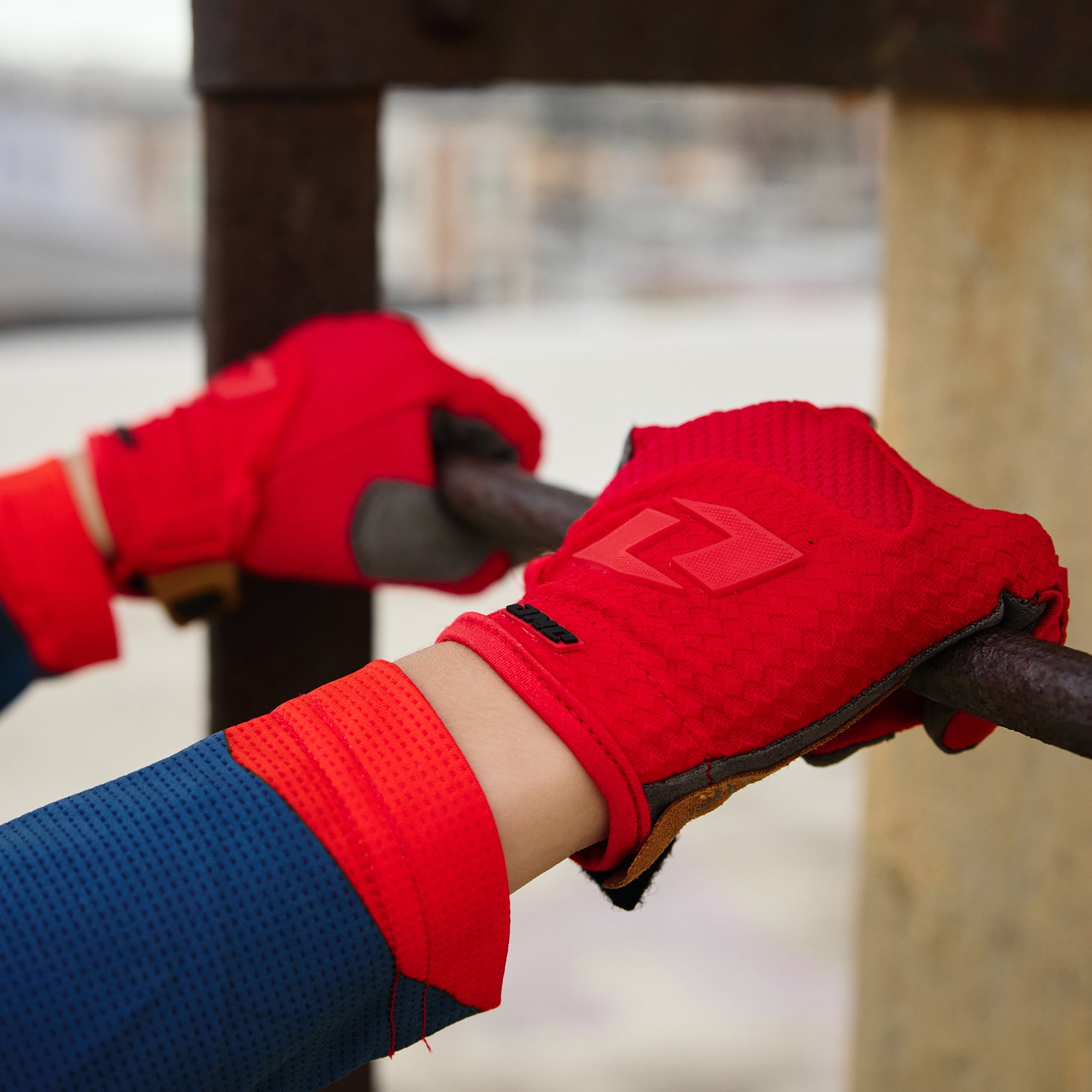 X-197 Youth Glove - HALT RED